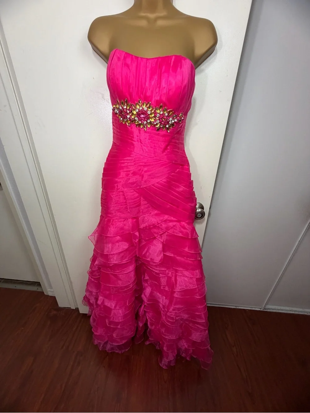 May Queen Couture Vintage Strapless Barbie Hot Pink Beaded Ruffle Gown NWOT 6 - Picture 6 of 16